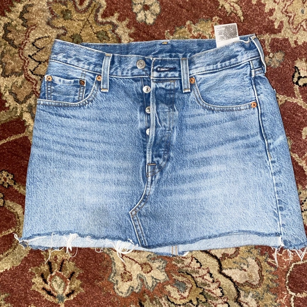 Levi’s mini skirt